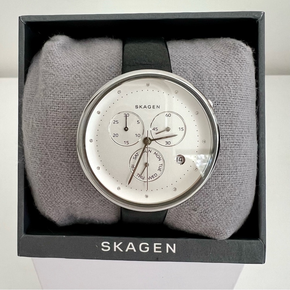 Skagen Women's Gitte Chronograph Black Leather Strap Watch - Picture 5 of 17